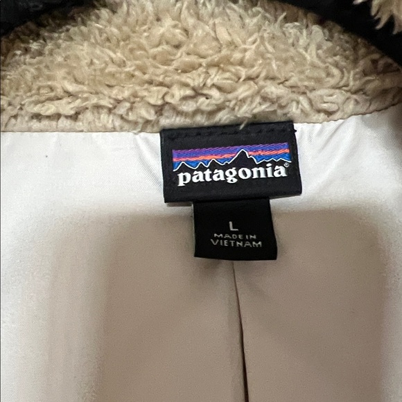 Patagonia Beige Fleece Vest - Picture 3 of 3